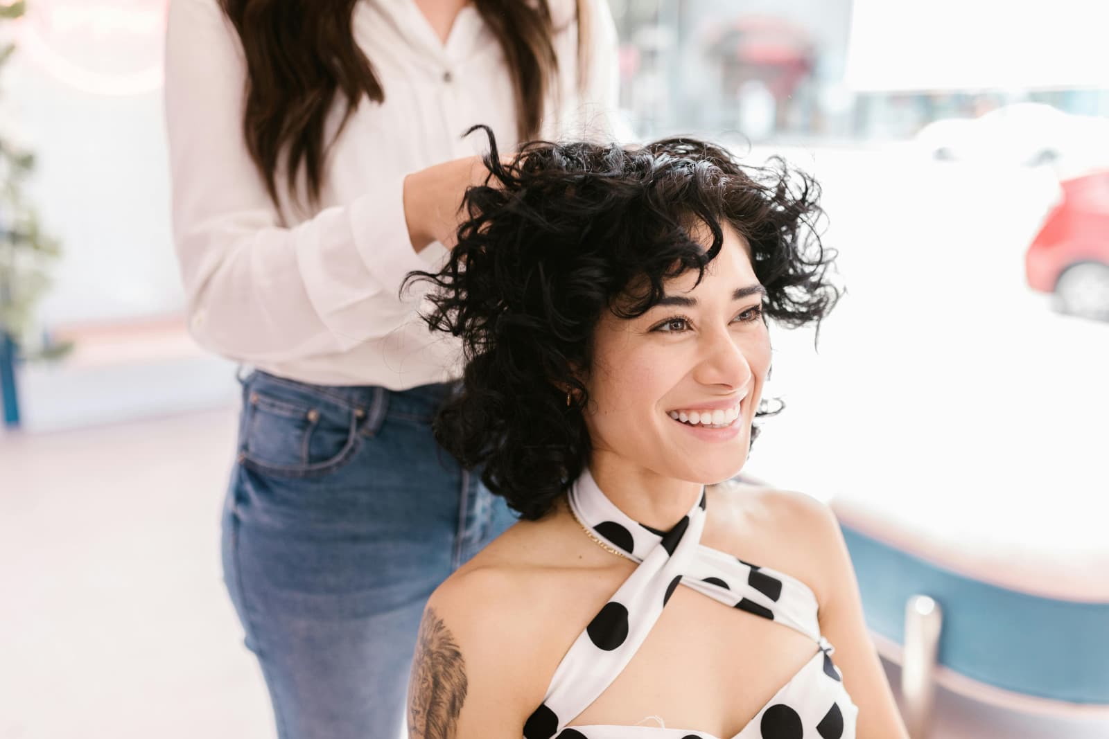 Frau beim Friseur